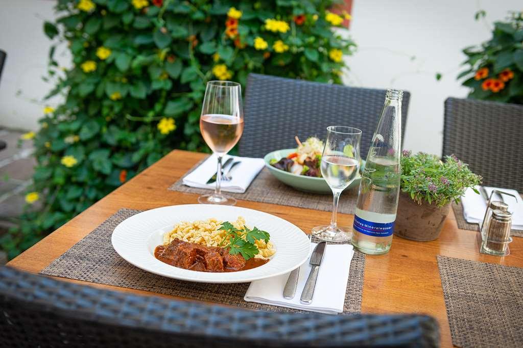 Bayerischer Hof Фрайзинг Ресторант снимка