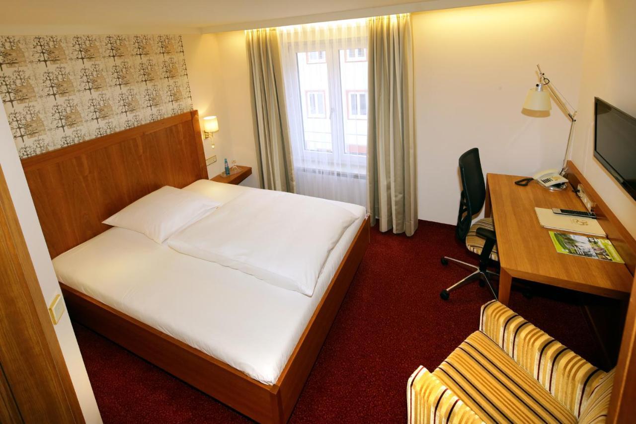 Bayerischer Hof Фрайзинг Екстериор снимка