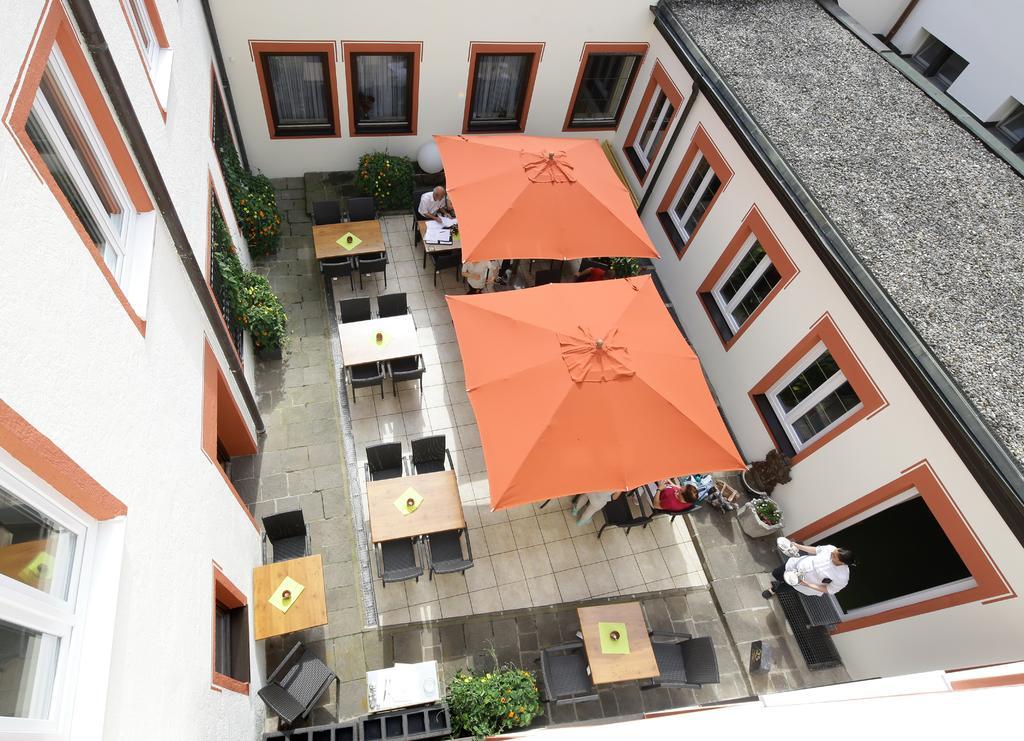 Bayerischer Hof Фрайзинг Екстериор снимка