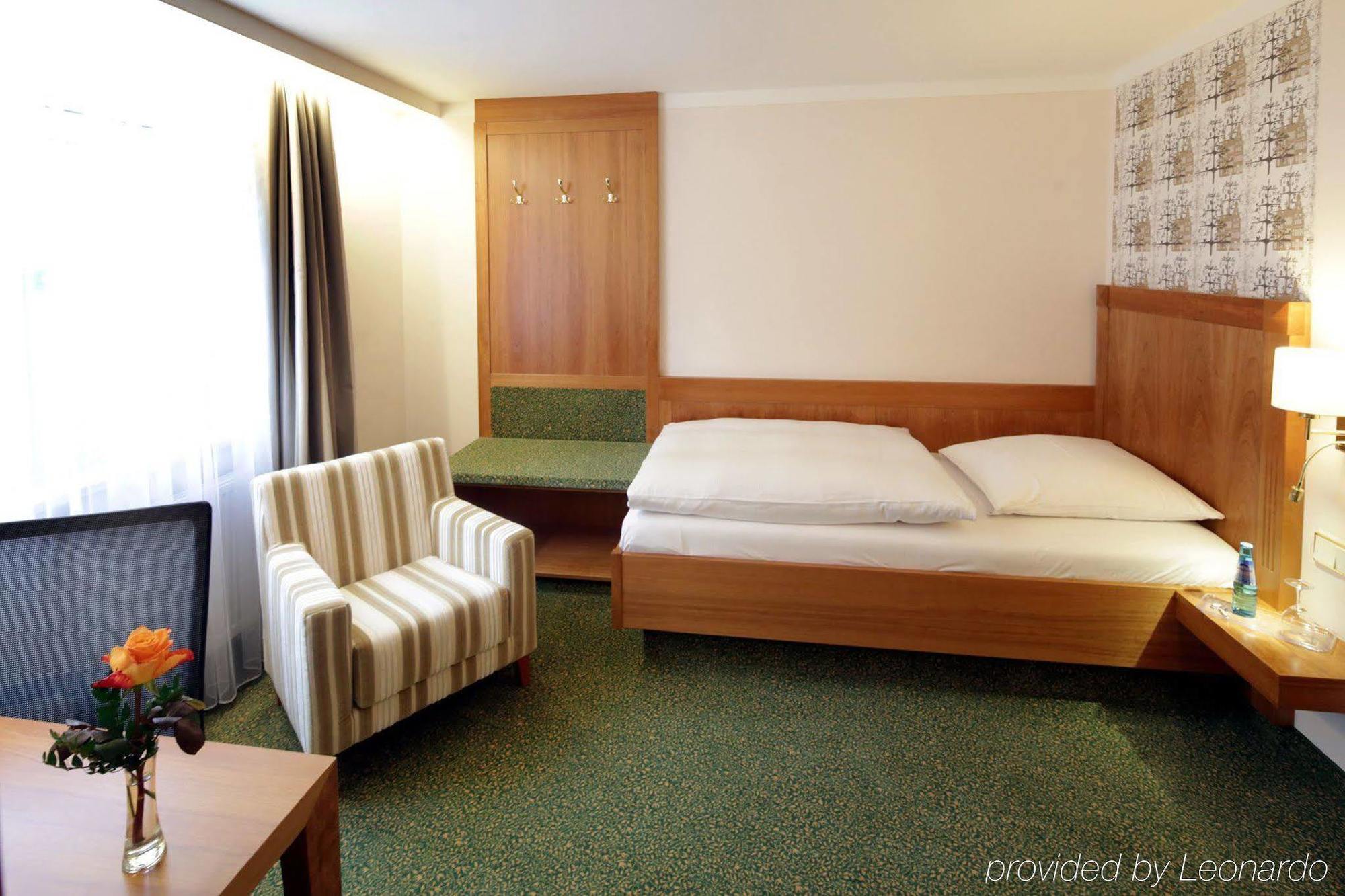 Bayerischer Hof Фрайзинг Екстериор снимка